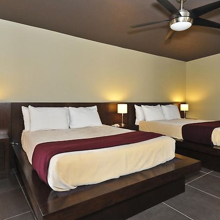 Bearfoot Inn - Clothing Optional Hotel For Gay Men Palm Springs Exterior photo